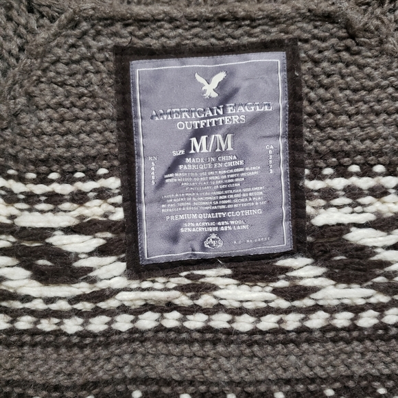 American Eagle Sweater - Picture 4 of 7